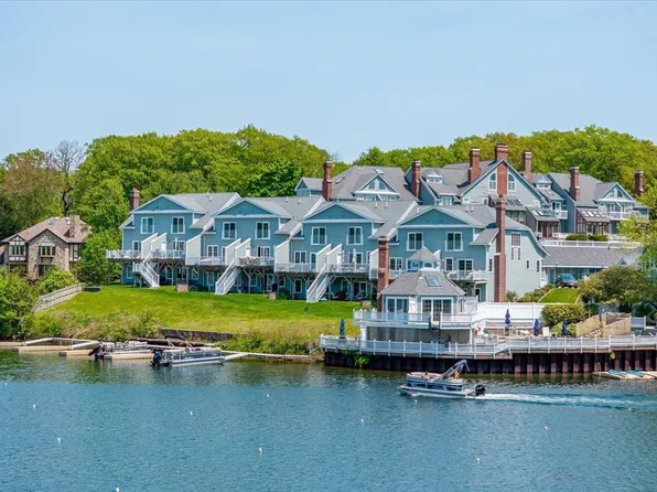 4 Eastern Point Dr Unit 4, Shrewsbury, MA 01545