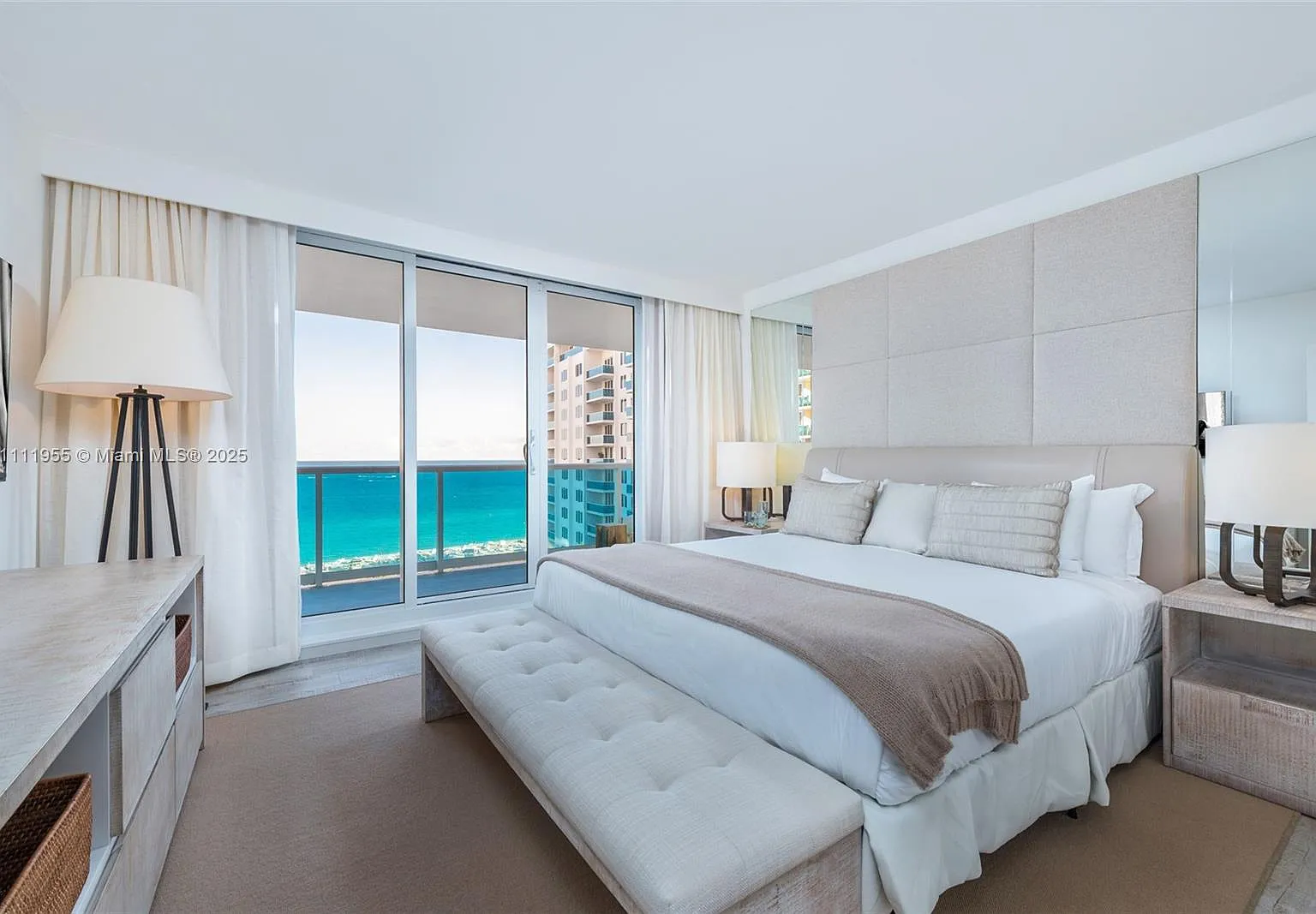 2399 Collins Avenue — Photo 4