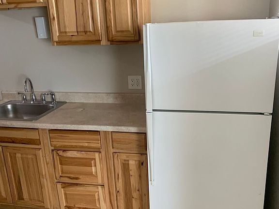 4th image of 3440 S 200 E #8