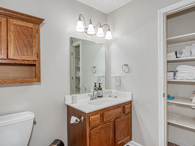 7555 Crickwood Ln — Photo 23