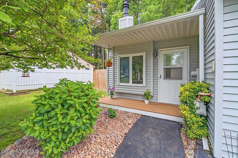3rd image of 60 Tallow Wood Drive