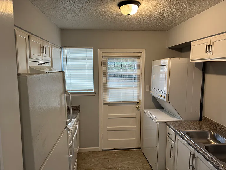 2044 Vollintine Ave #2044 — Photo 5