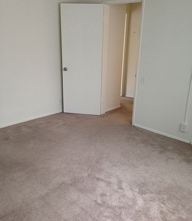 4th image of 1436 S Bentley Ave APT 5