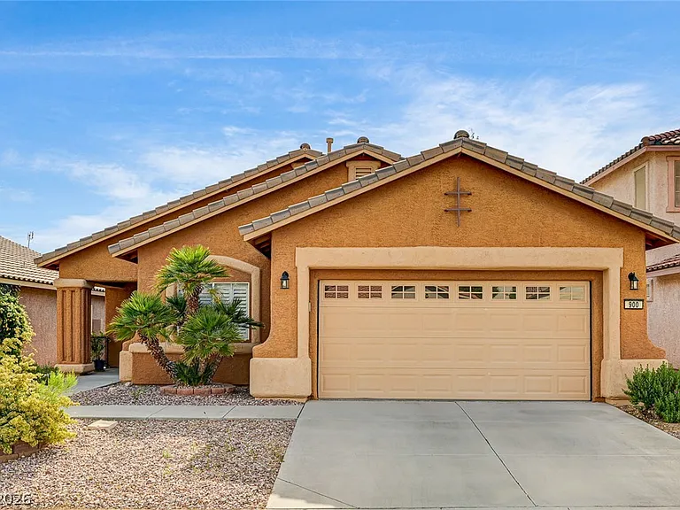900 Royal Plum Ln — Photo 1