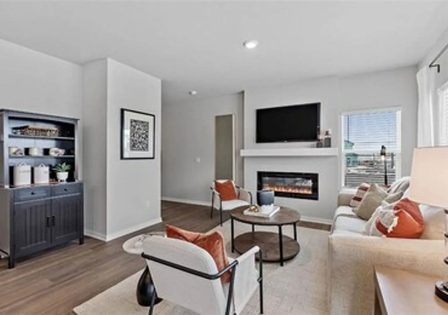 1047 Maywood Lane — Photo 4