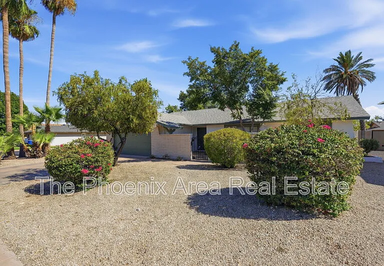 447 E Carson Dr — Photo 5
