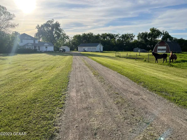 1051 27th St NE, Emerado, ND 58228