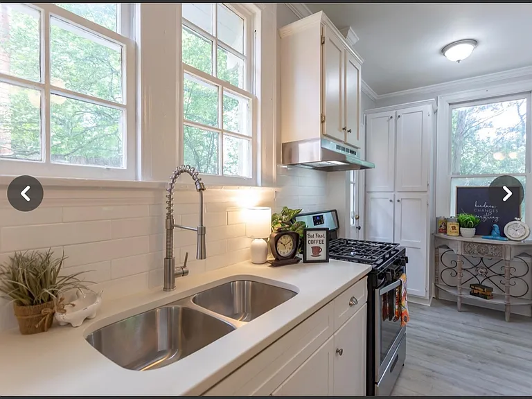 2405 College St — Photo 22