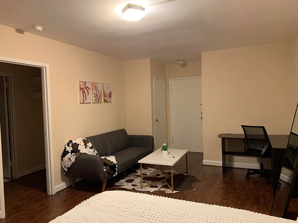 1111 Arlington Blvd #636
