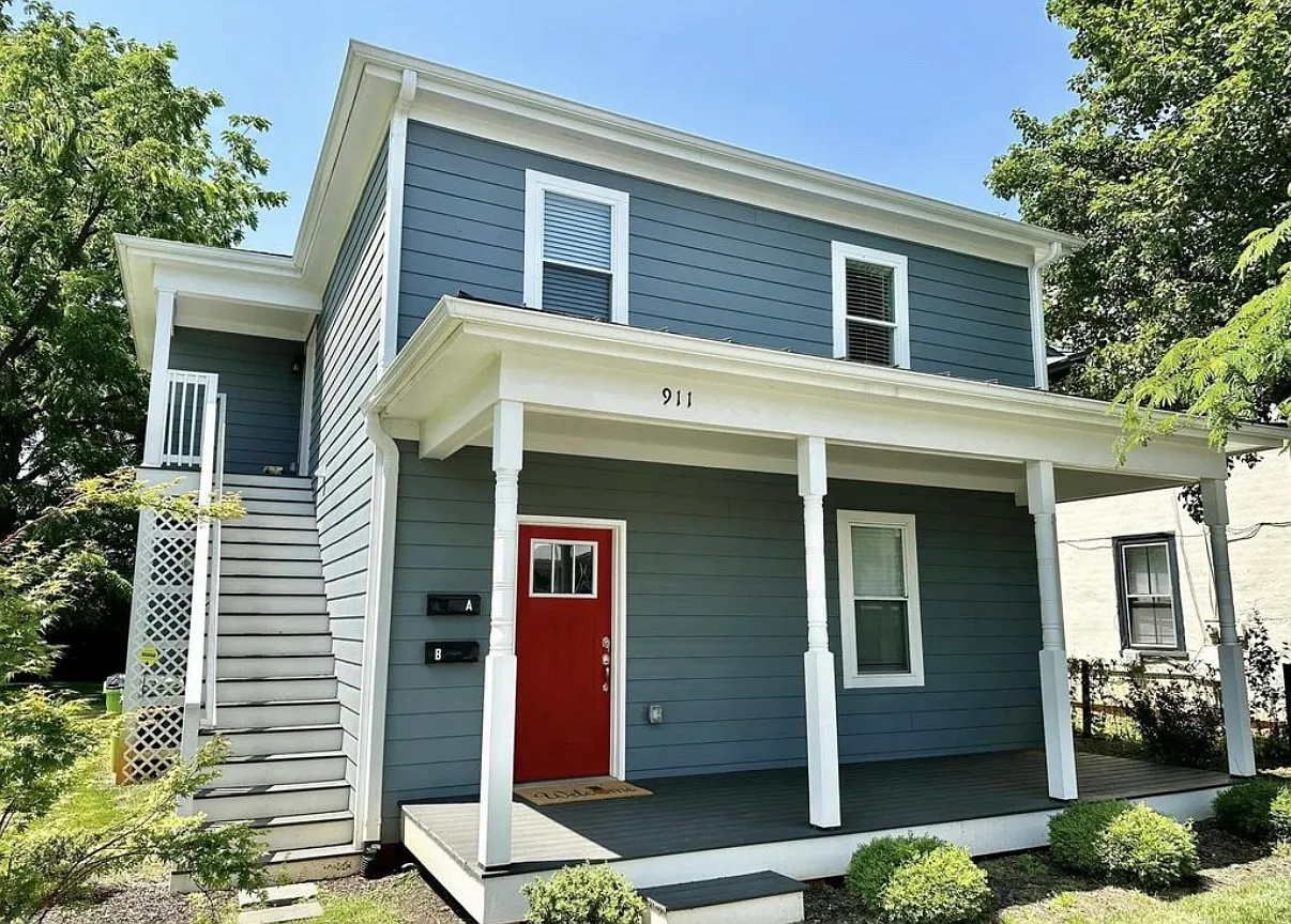 2 bed, 1.5 bath, 858 sqft, $2,500 — Photo 1