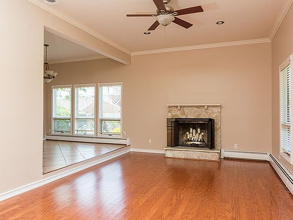 3rd image of 803 Anthony Dr