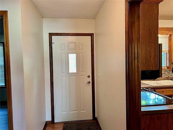 4th image of 907 SW Hereford Dr