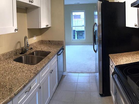 2nd image of 71 Chestnut Dr