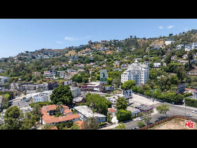 1479 N Havenhurst Dr #2 — Photo 37