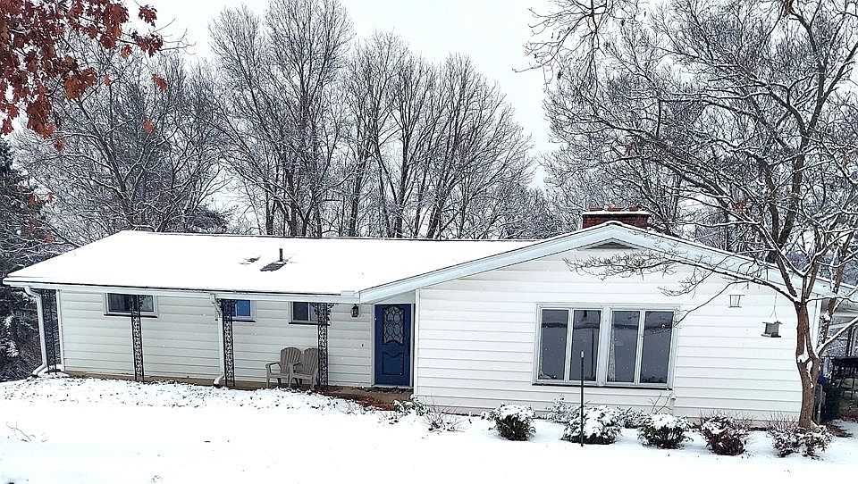1st image of 605 Maxwell Dr