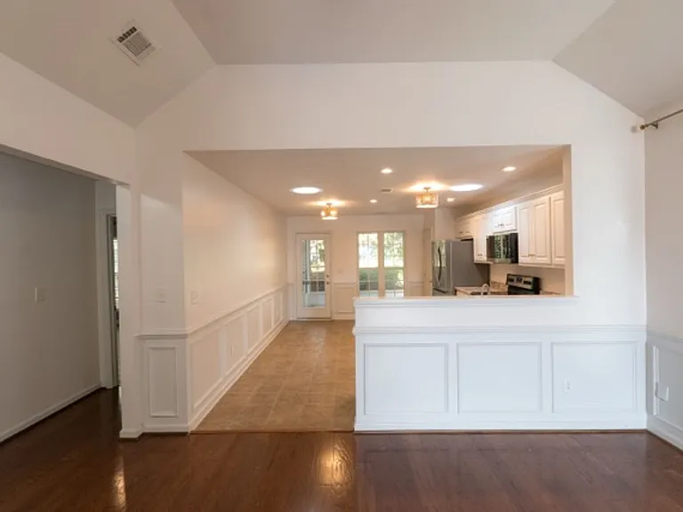 2049 Dundee Way — Photo 9