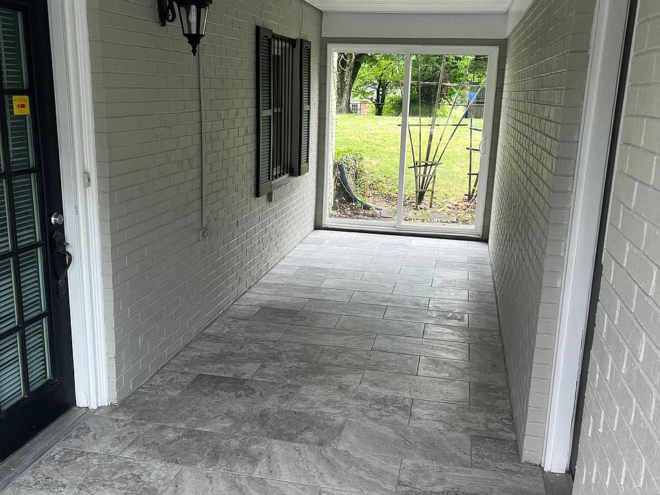 1st image of 1004 Idylwild Dr