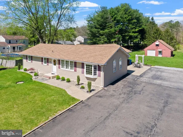 849 8th St, Hammonton, NJ 08037