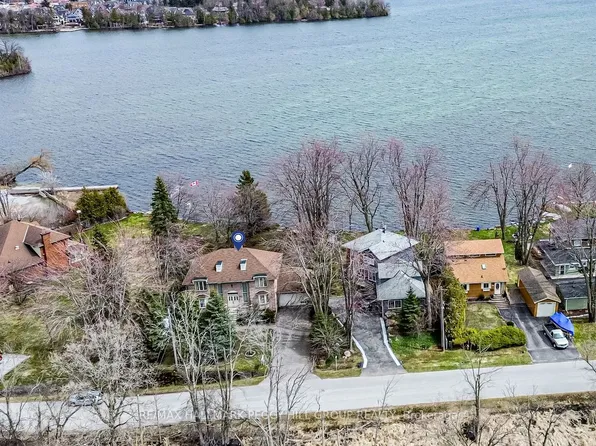 395 Collins Dr, Orillia, ON L3V 1E6