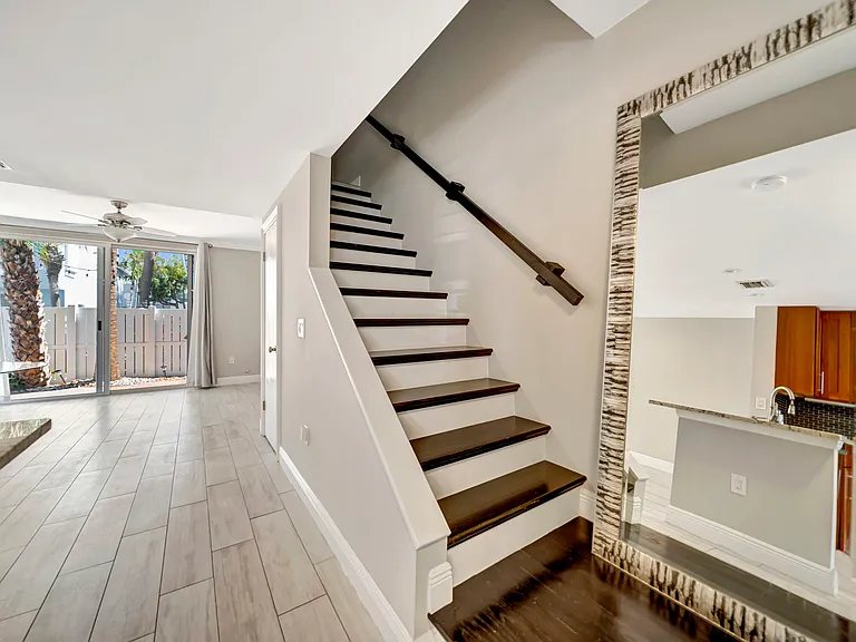 1012 E Jeffery St — Photo 14