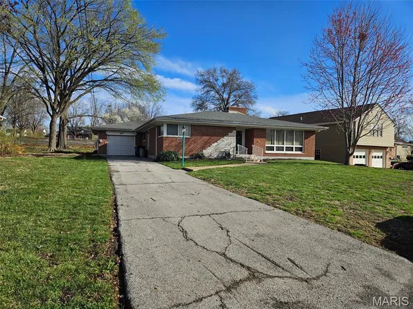 305 Lillian Ave, Union, MO 63084