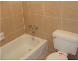 4th image of 6622 SW 41st Pl #20