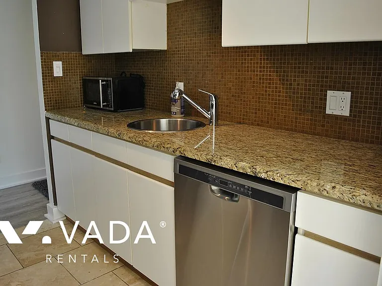 888 Hamilton St #203 — Photo 5