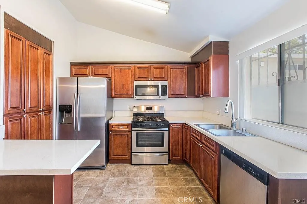 2 bed, 1218 sqft, $3,250 — Photo 3