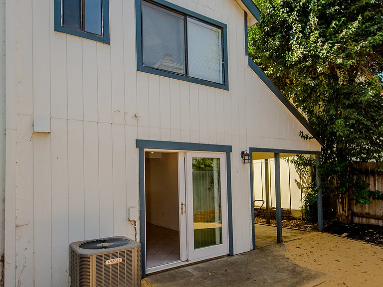 3121 Nantucket Ter — Photo 19