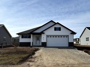 W6519 E Steamboat Ln, Appleton, WI 54915
