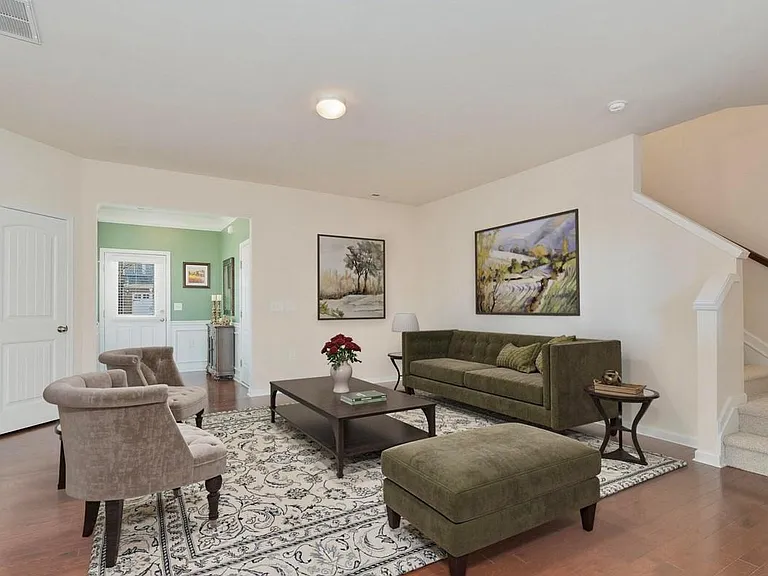 215 Brier Crossings Loop — Photo 4
