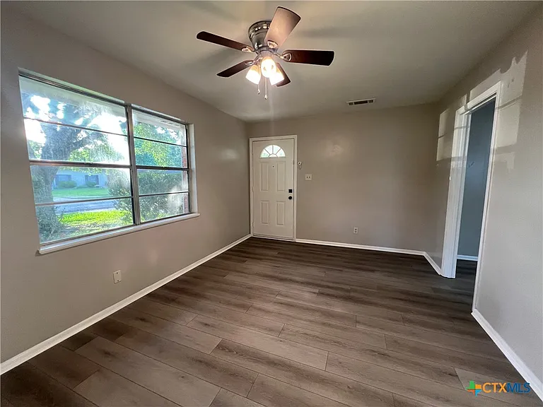 4612 Camellia St — Photo 17