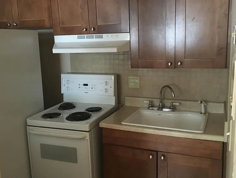 36R English Village Rd #104 — Photo 3