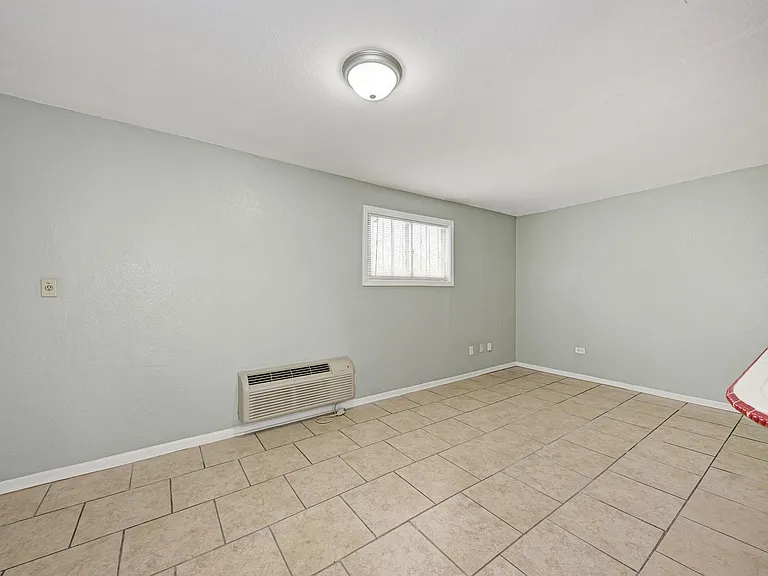 4701 Bandera Rd — Photo 16