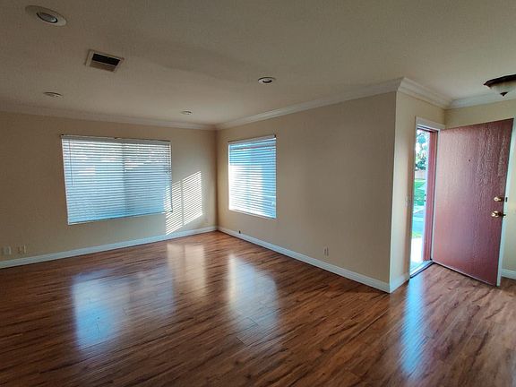 3rd image of 1226 S Cypress Ave APT A