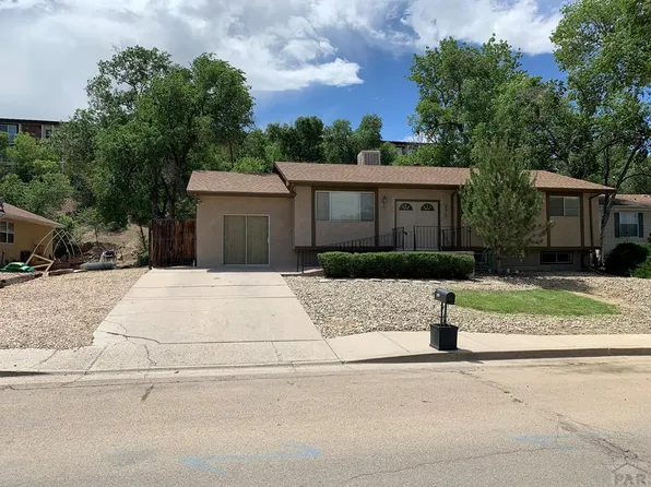 2215 Montezuma Rd, Pueblo, CO 81003