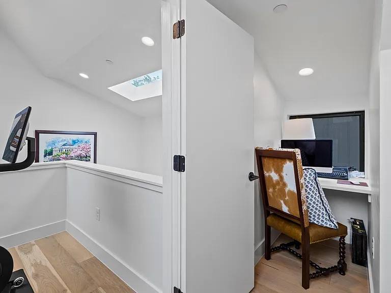 303 Woodward St #32 — Photo 29