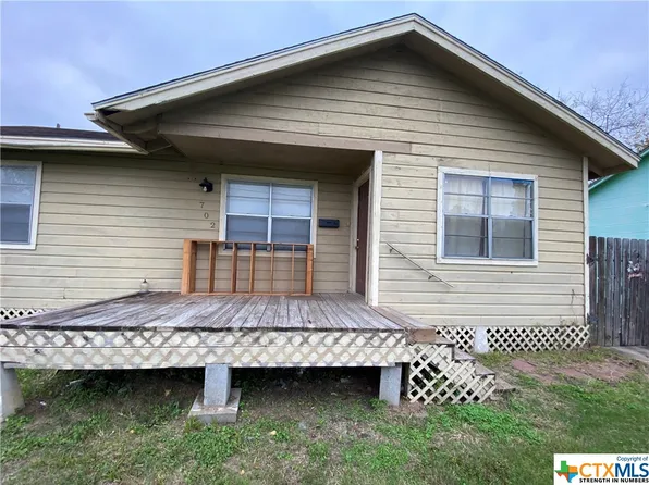 702 E Stayton Ave, Victoria, TX 77901