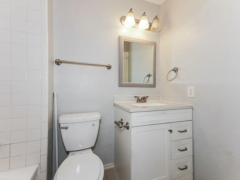 738 Lisa Ln — Photo 13