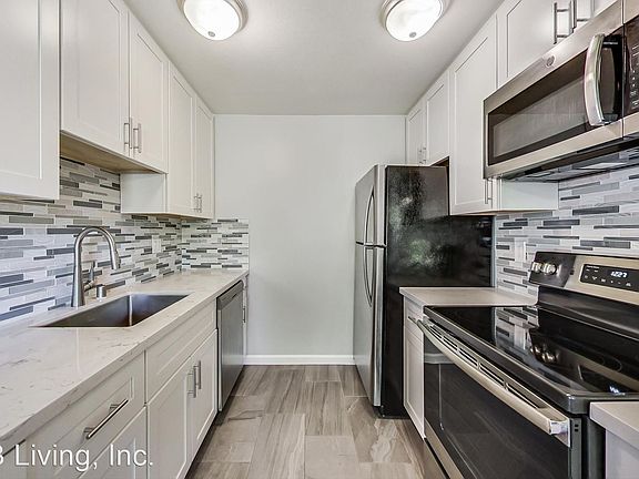 2nd image of 321 Stambaugh St APT 6
