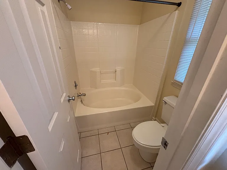 12 Bridgeport Dr — Photo 25
