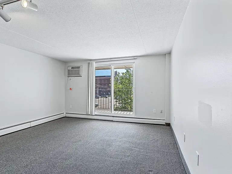 1414 S 3rd St — Photo 29
