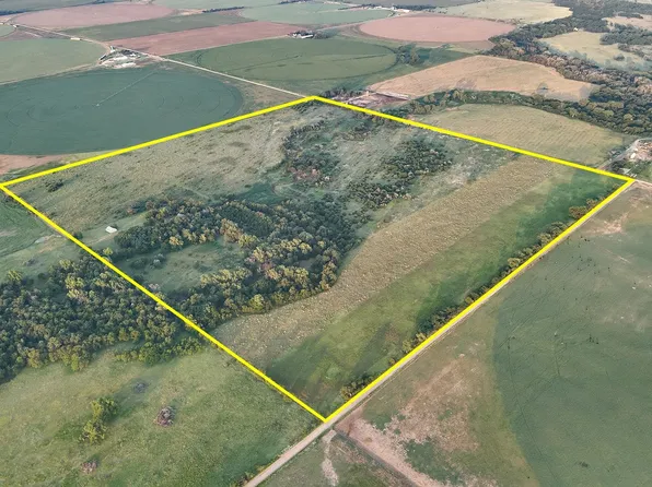 750 SW 70th St, Saint John, KS 67576