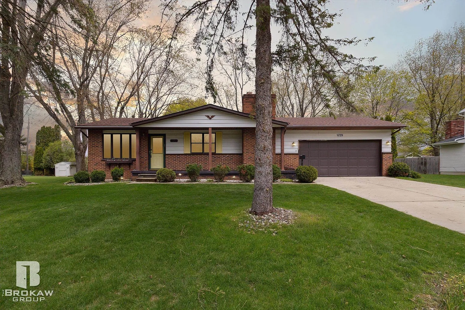 629 Winters Eave photo 1