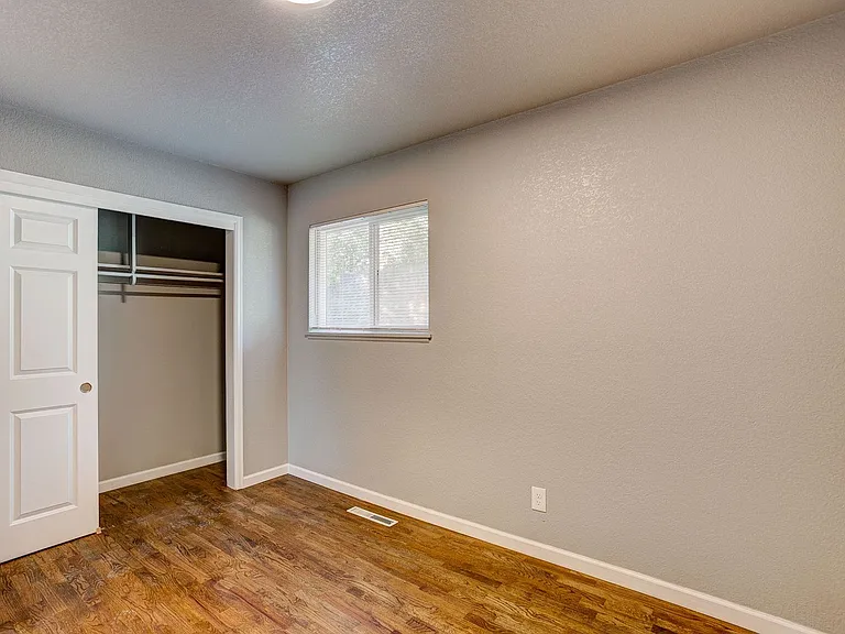 526 S Howes St — Photo 9
