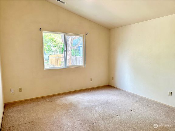 4th image of 17832 27th Avenue NE