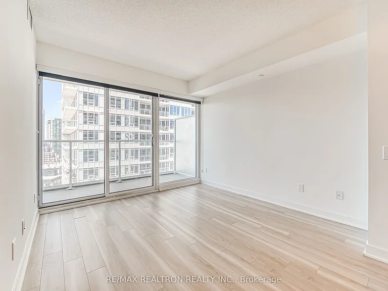 17 Bathurst St #2603 — Photo 21