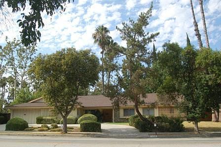 1st image of 22519 Oxnard St