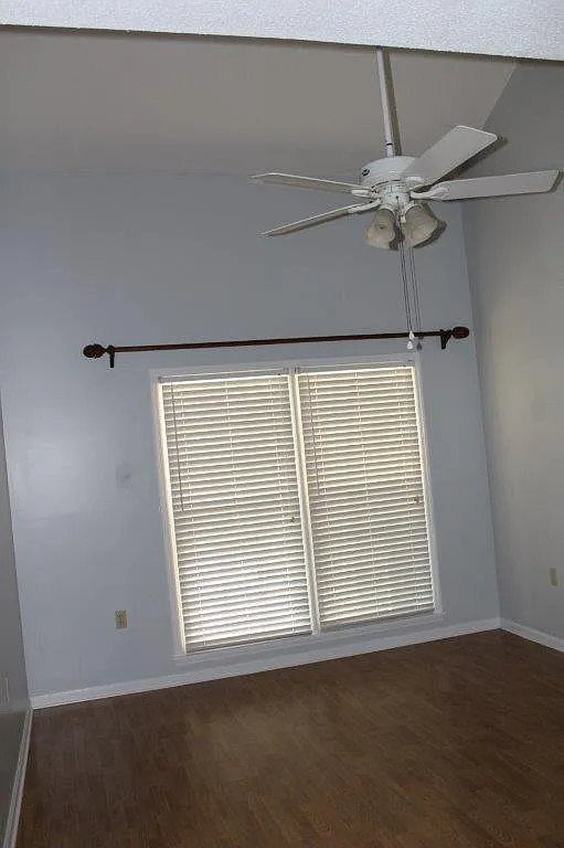 2 bed, 1359 sqft, $1,300 — Photo 3