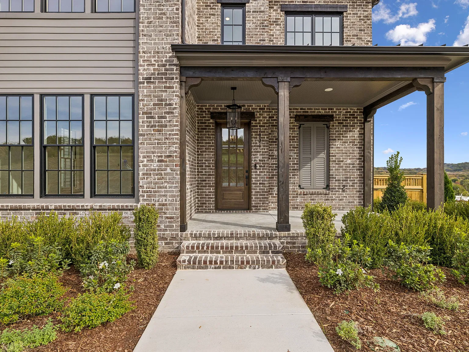 5 bed, 4.5 bath, 3315 sqft, $7,500 — Photo 2